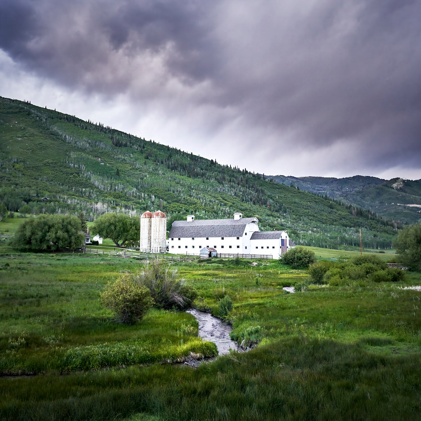 Stormy White Barn Opticrylic